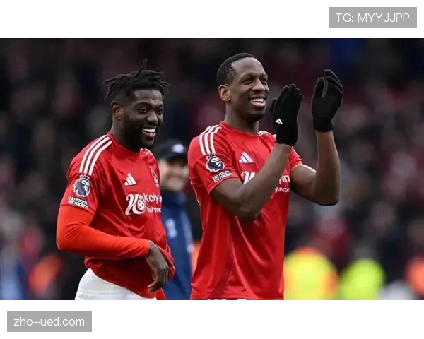 诺丁汉森林中场耶茨拼抢积极，多次完成关键拦截